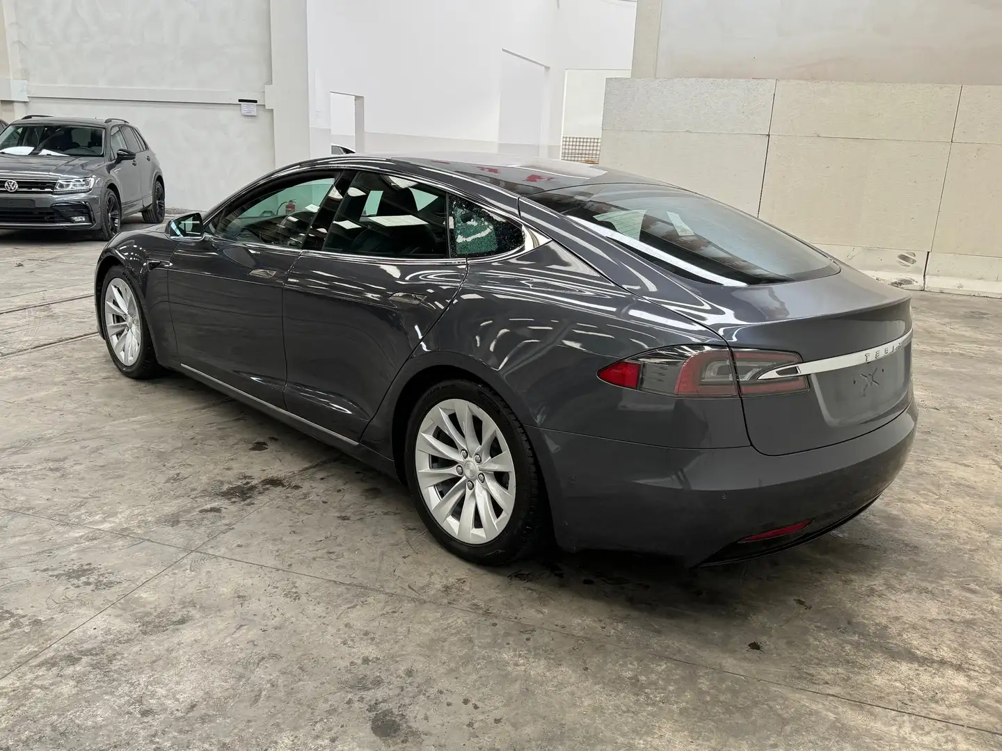 Tesla Model S Standard Range AWD Grigio - 2