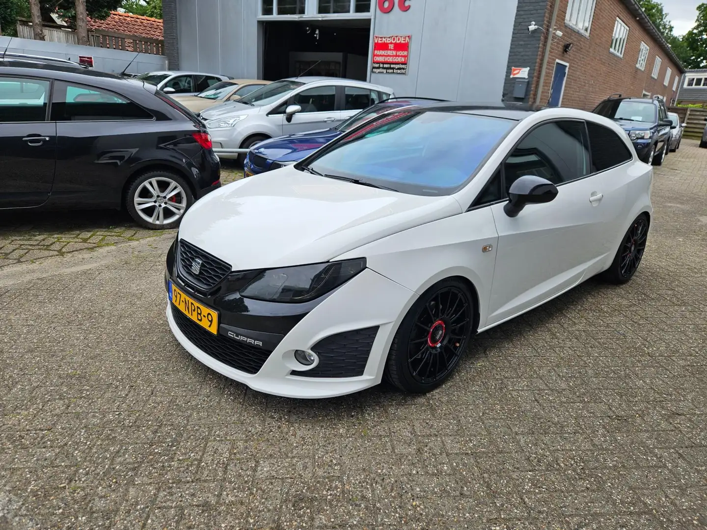 SEAT Ibiza SC 1.4 TSI Cupra Automaat 180PK /Clima/Cruise/Navi Wit - 2