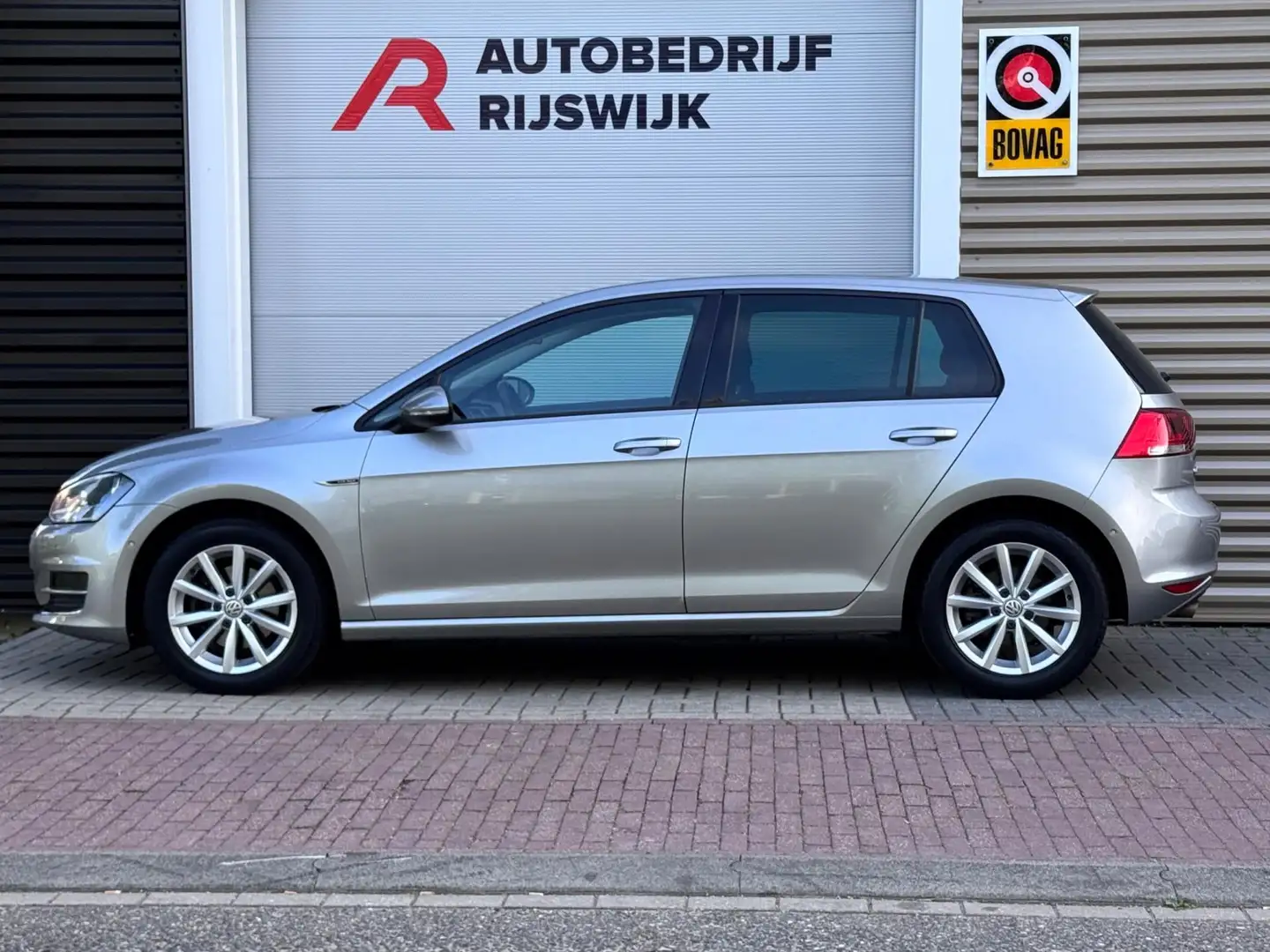Volkswagen Golf 1.4 TSI ACT Business Edition Gris - 2