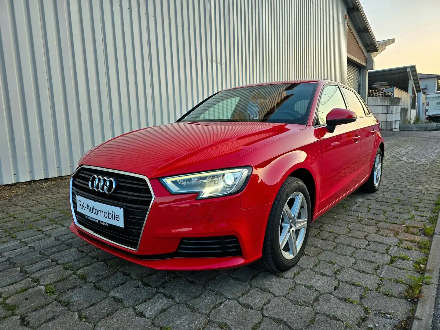 Audi A3 Sportback basis Garantie! Finanzierung! Rouge - 1