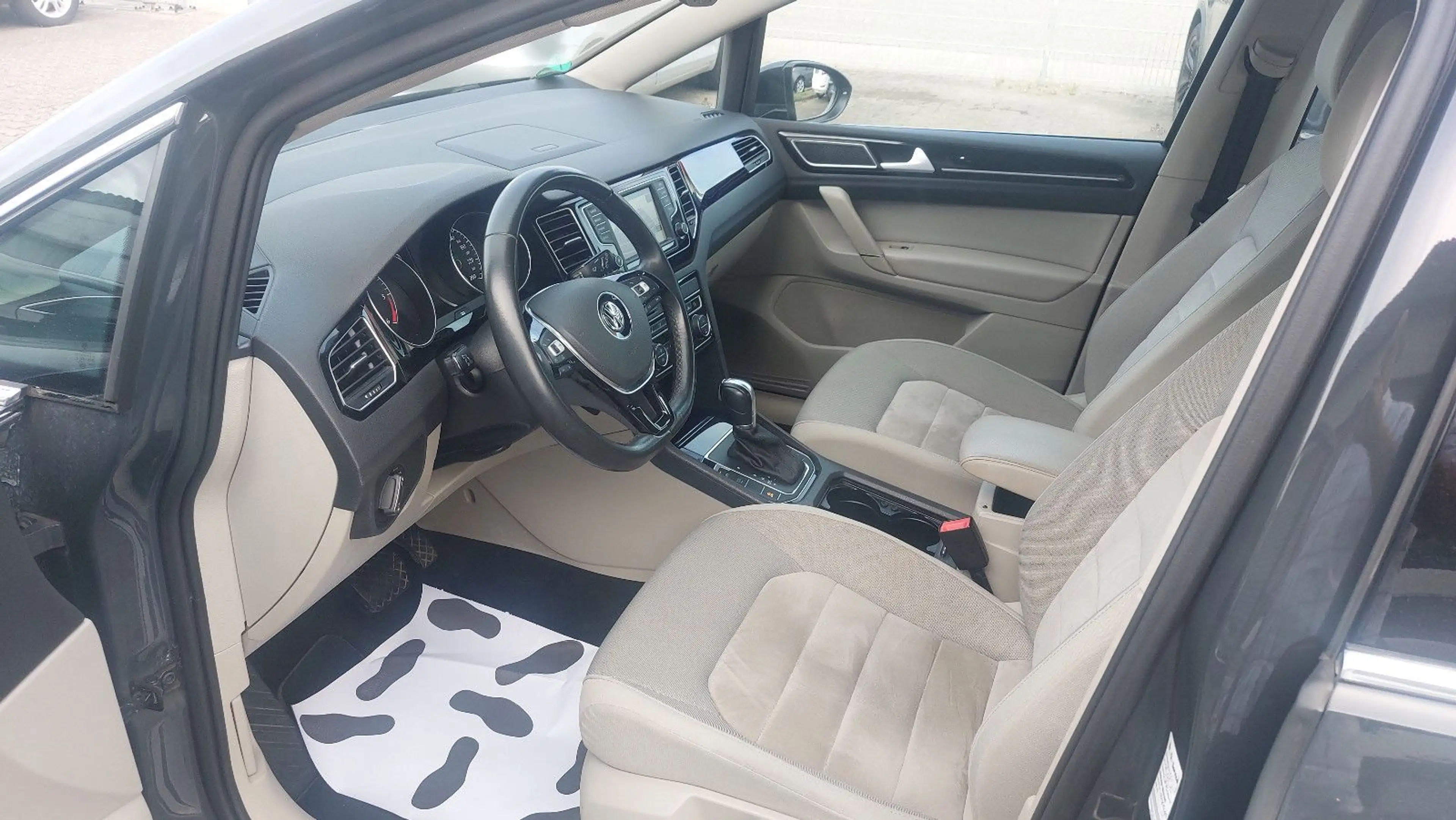 Volkswagen Golf Sportsvan VII Highline BMT/Start-Stop — photo 9
