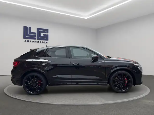 Audi RS Q3 view 5