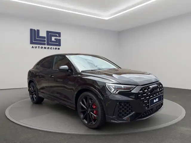 Audi RS Q3 view 4