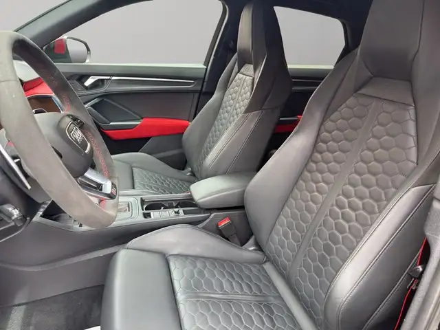Audi RS Q3 view 9