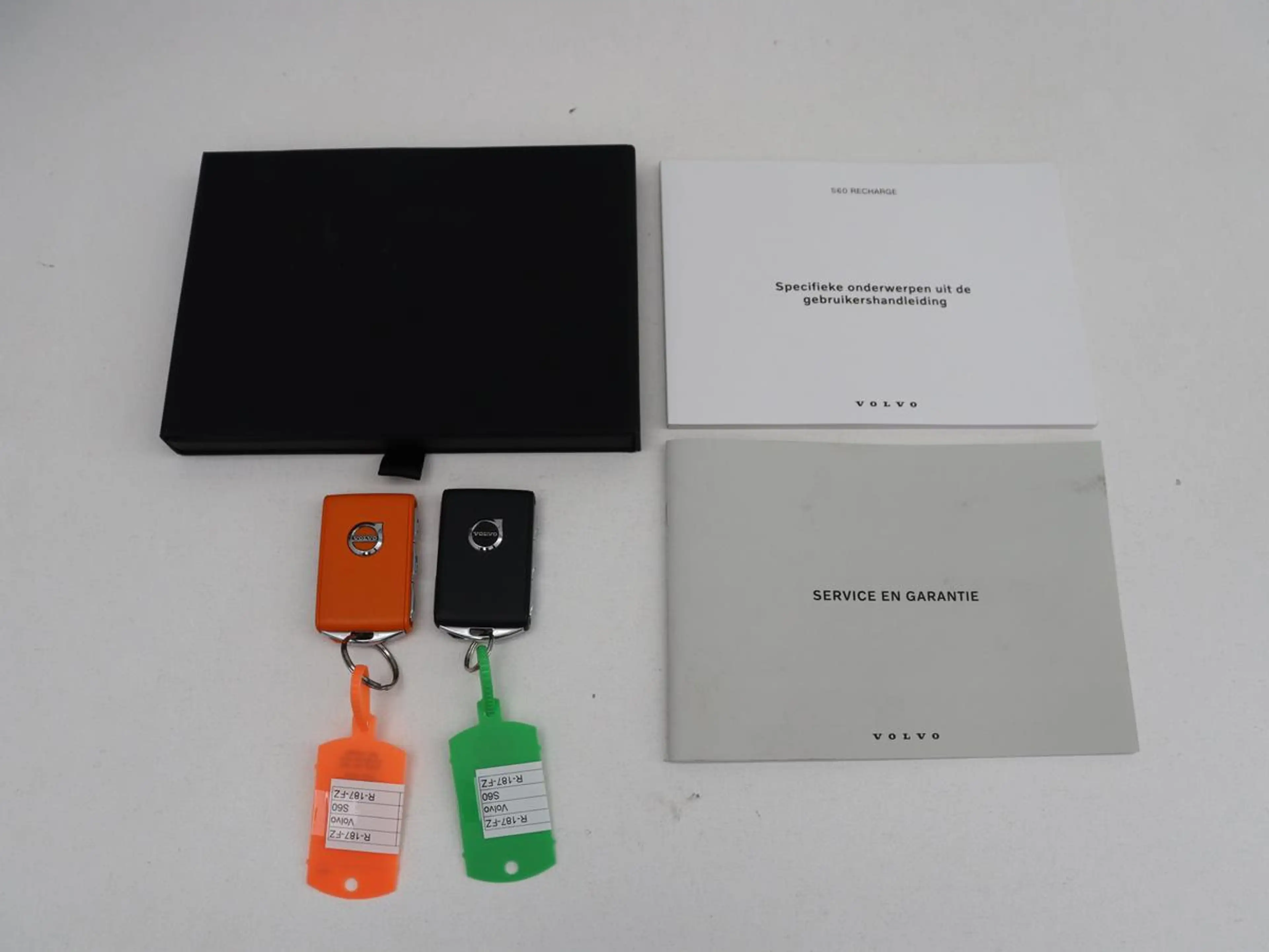 Volvo S60 2.0 Recharge T6 AWD Core | SOH 97,5% | Panoramadak — photo 16
