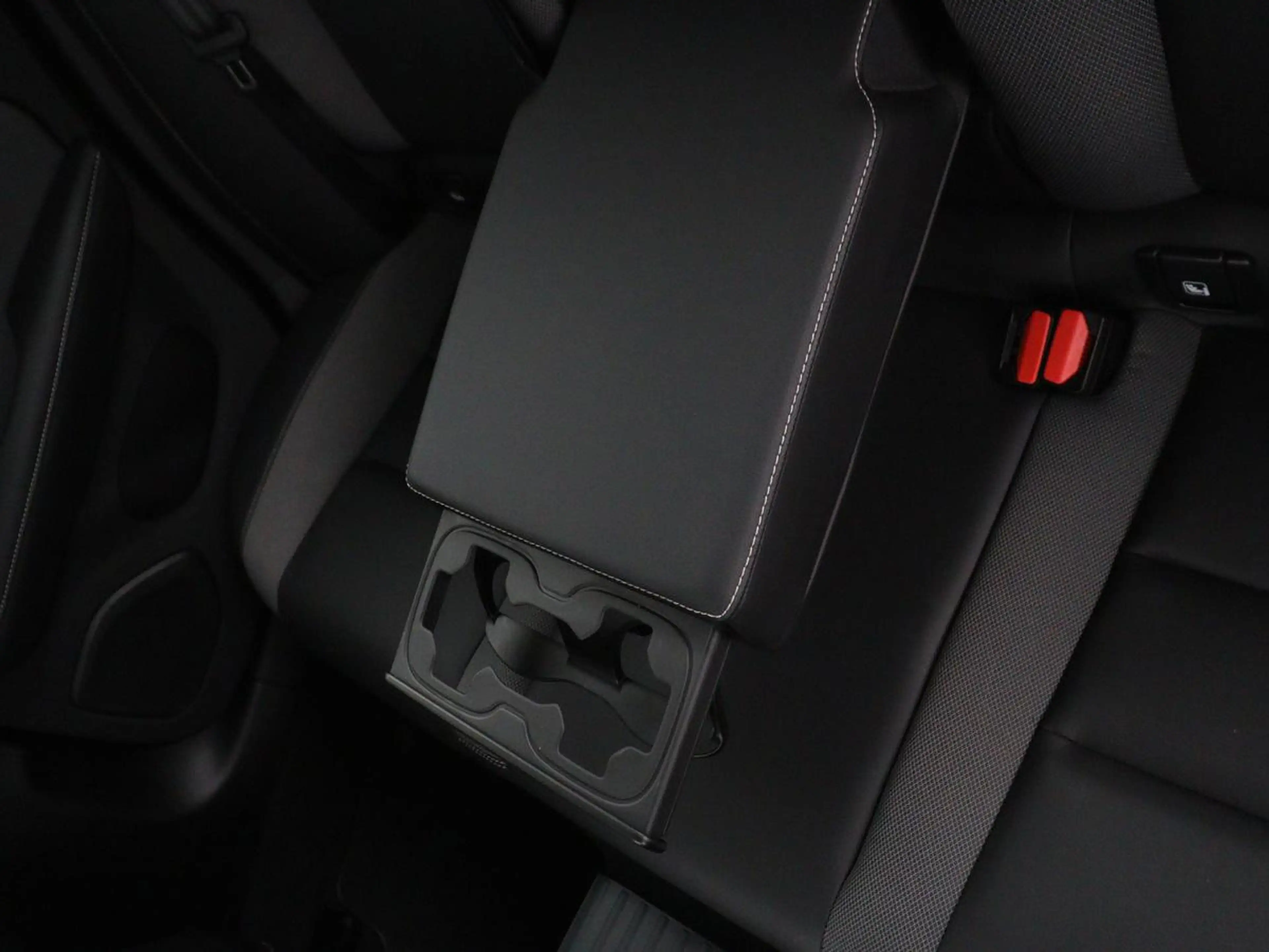 Volvo S60 2.0 Recharge T6 AWD Core | SOH 97,5% | Panoramadak — photo 9
