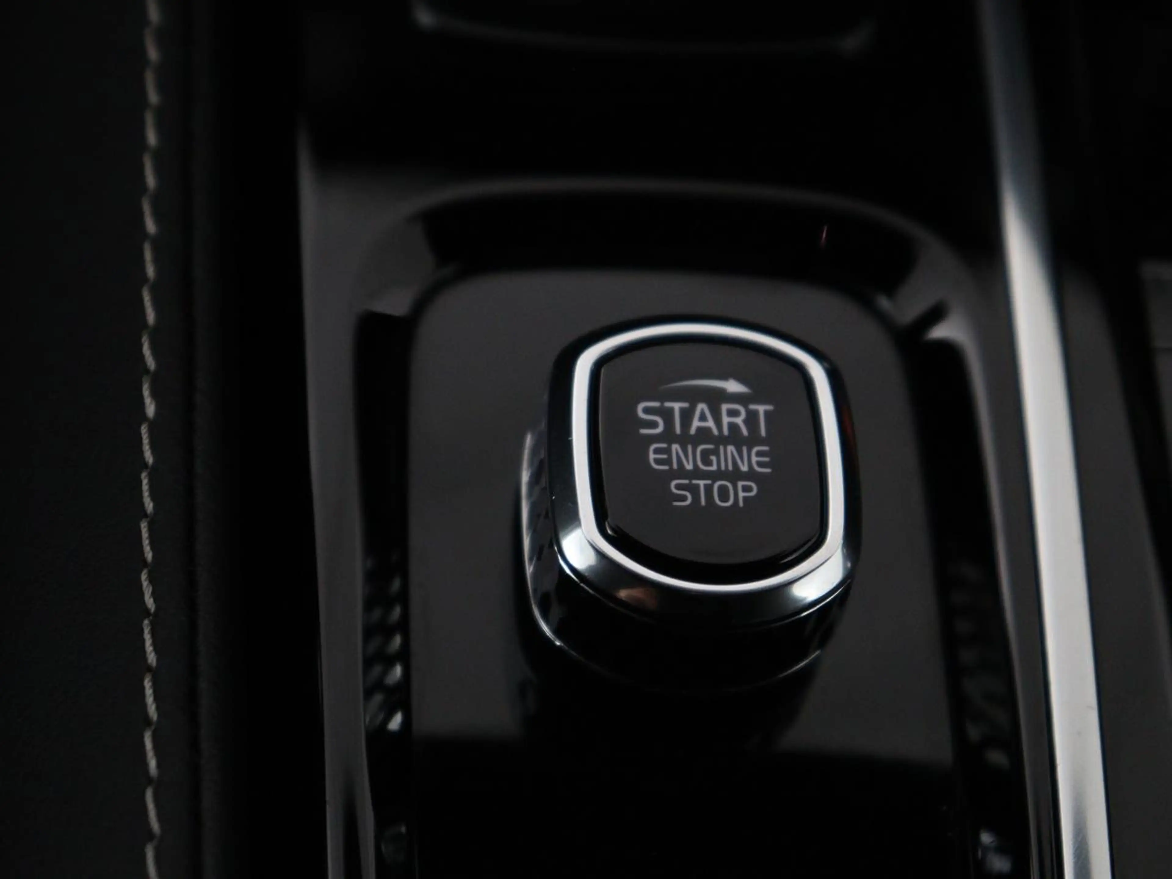 Volvo S60 2.0 Recharge T6 AWD Core | SOH 97,5% | Panoramadak — photo 37