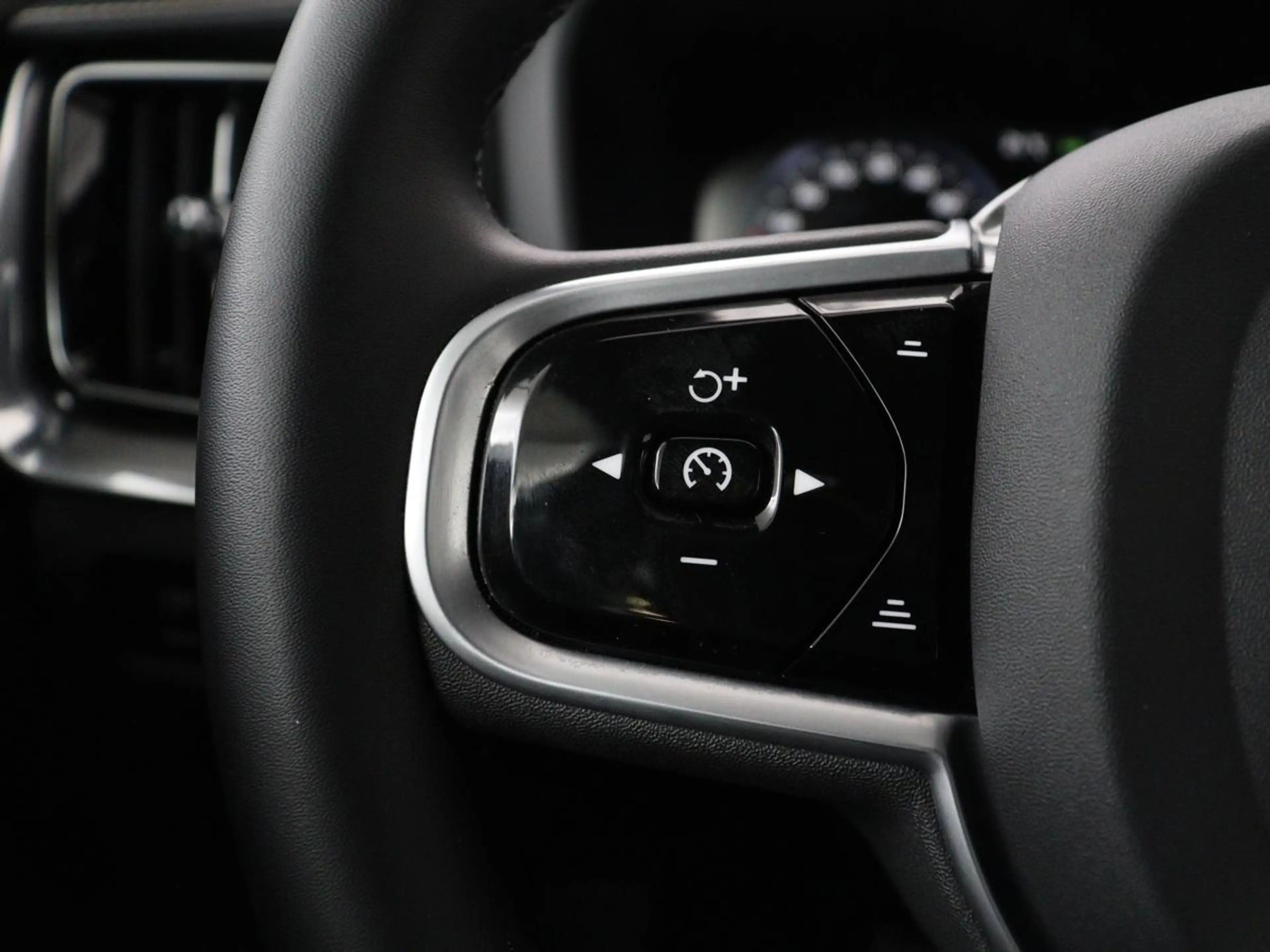 Volvo S60 2.0 Recharge T6 AWD Core | SOH 97,5% | Panoramadak — photo 24