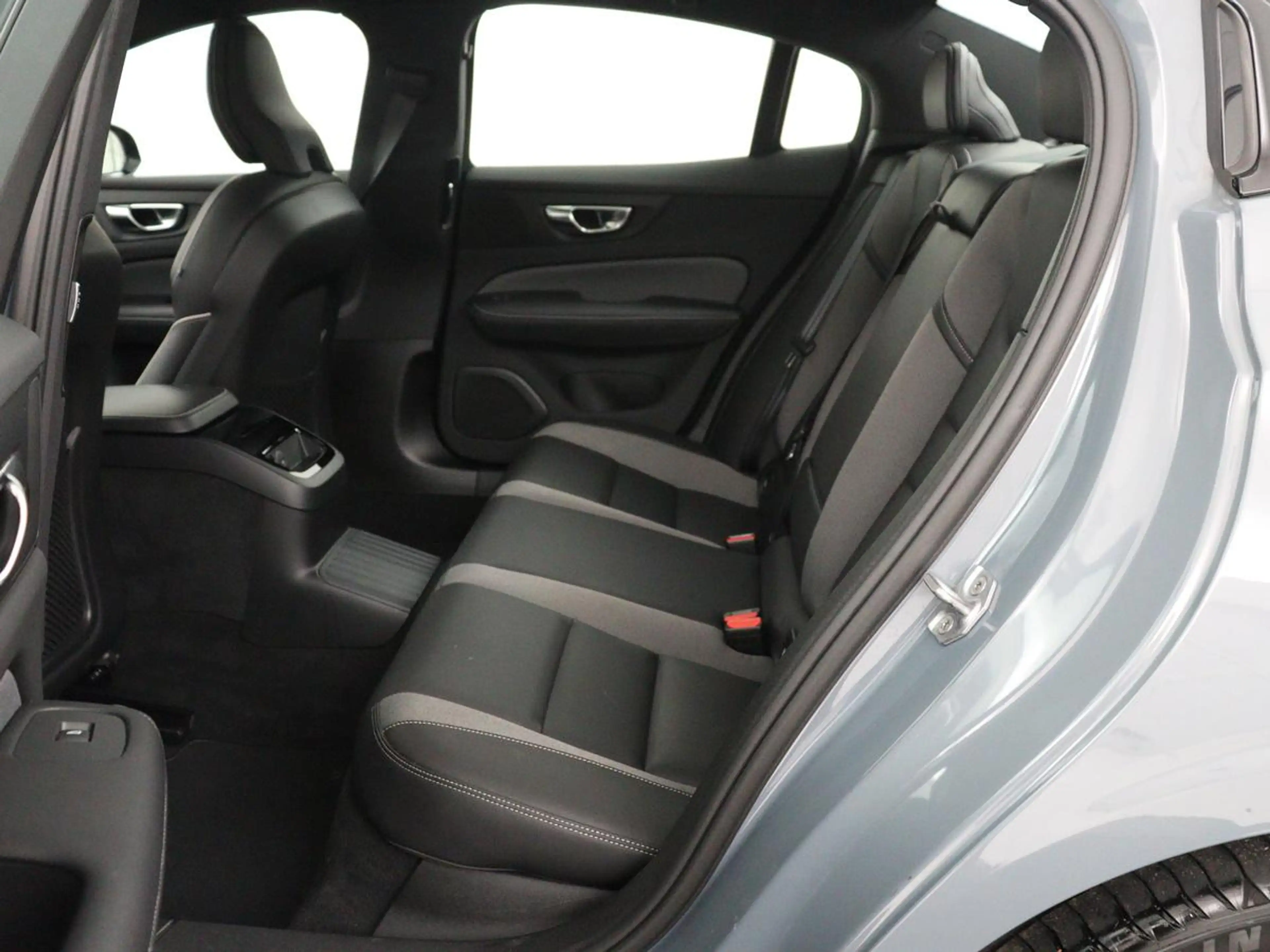 Volvo S60 2.0 Recharge T6 AWD Core | SOH 97,5% | Panoramadak — photo 10