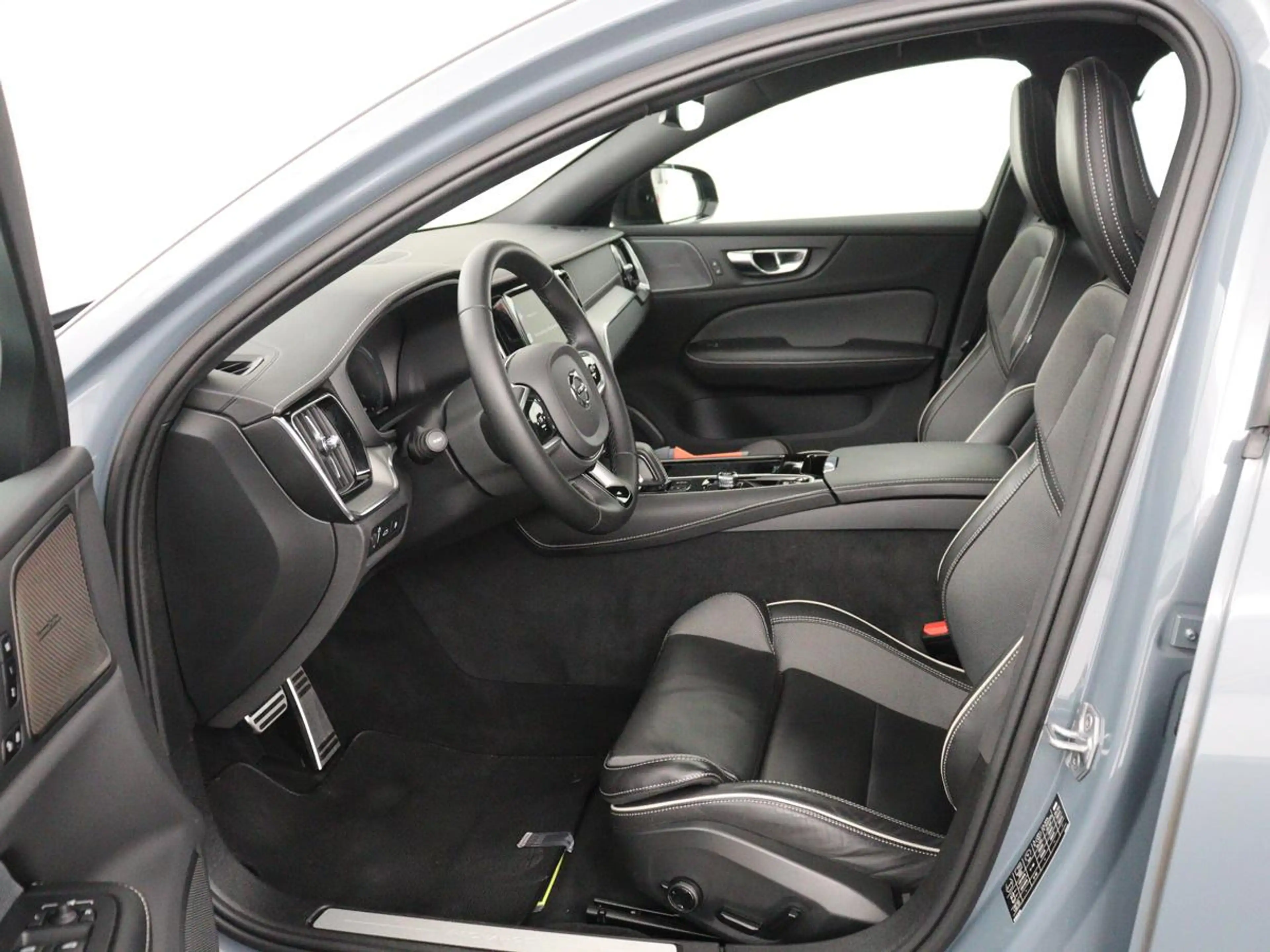 Volvo S60 2.0 Recharge T6 AWD Core | SOH 97,5% | Panoramadak — photo 4