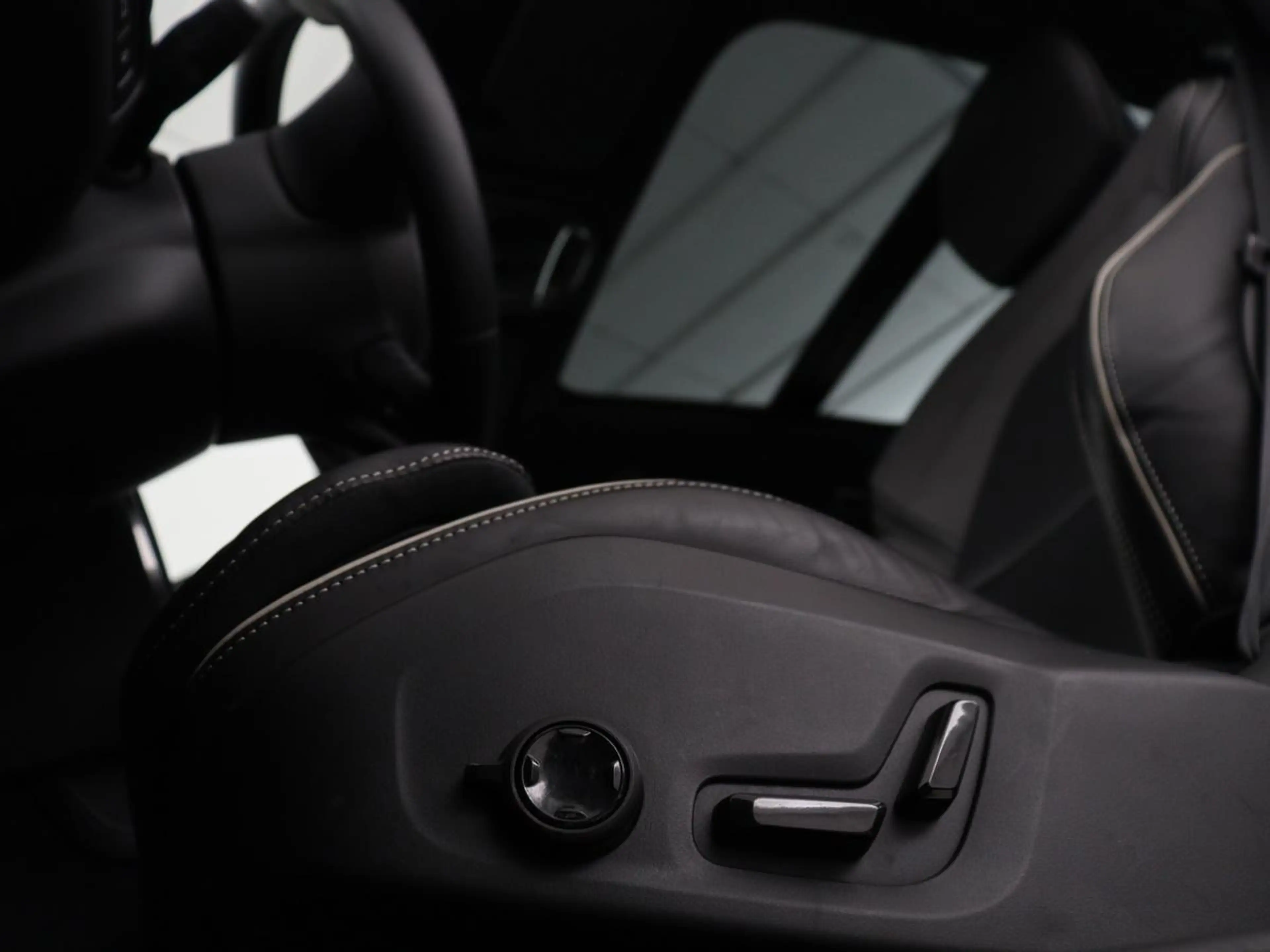 Volvo S60 2.0 Recharge T6 AWD Core | SOH 97,5% | Panoramadak — photo 6