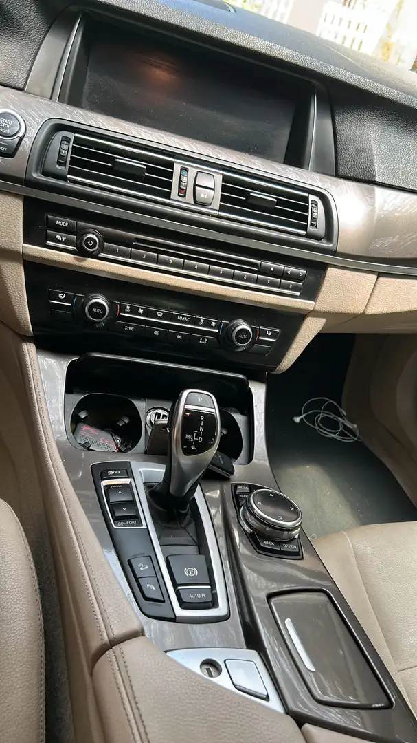 BMW 525 525d XDRIVE Fekete - 1