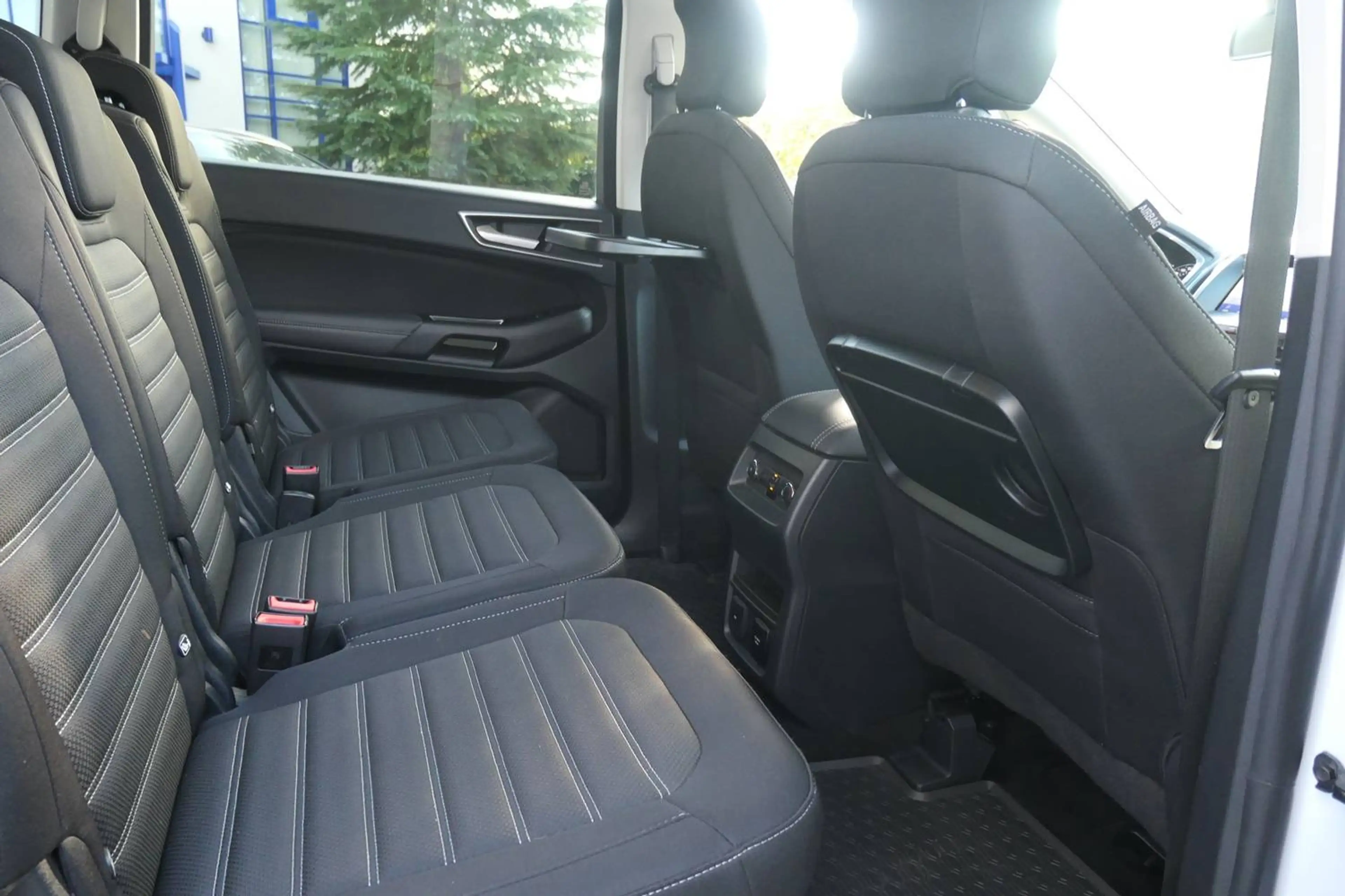 Ford Galaxy Galaxy Diesel 2.0 TDCi Aut. Titanium 7Sitzer LED Kamera AHK Top Zustand! — photo 4