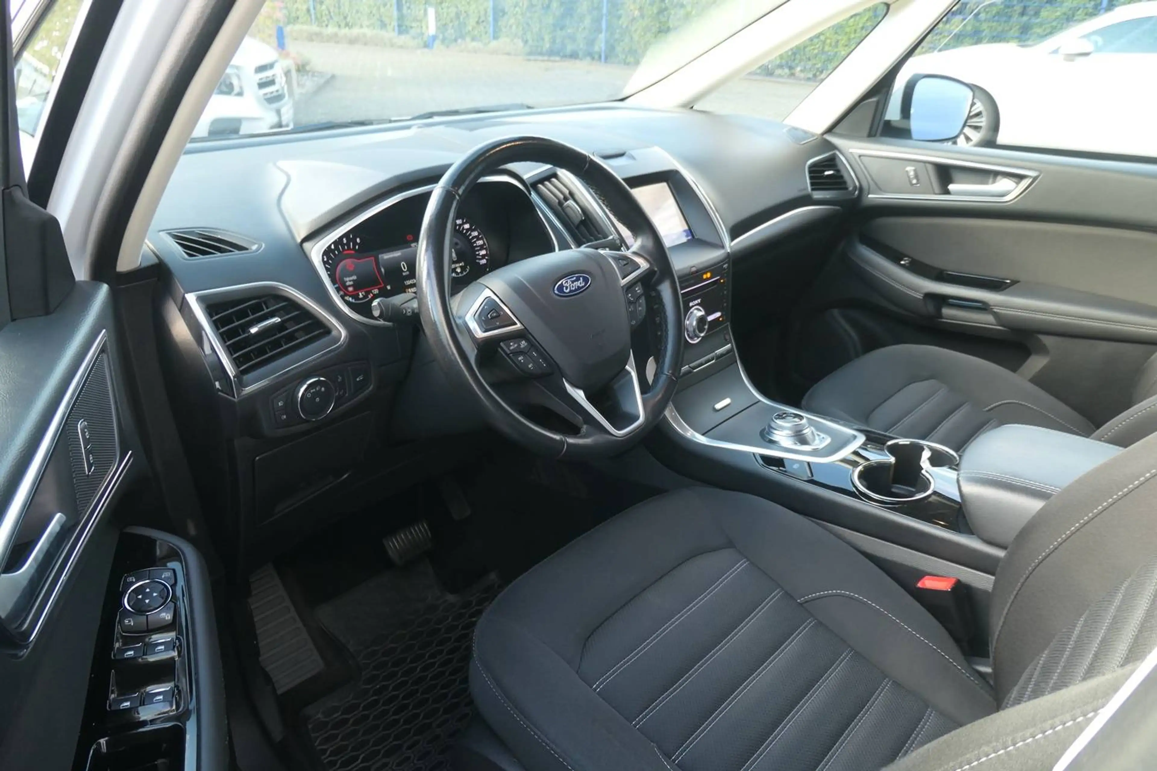 Ford Galaxy Galaxy Diesel 2.0 TDCi Aut. Titanium 7Sitzer LED Kamera AHK Top Zustand! — photo 5