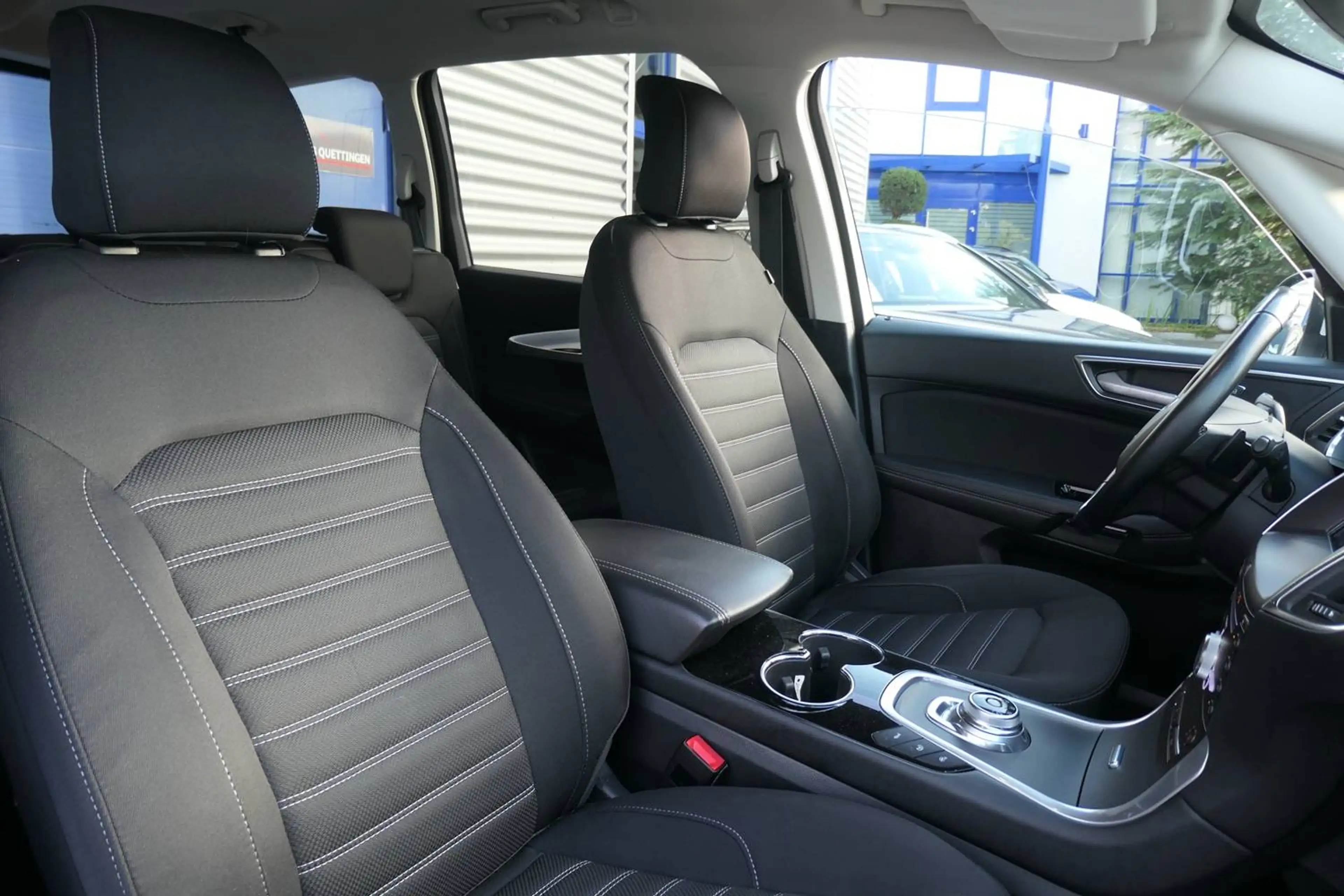 Ford Galaxy Galaxy Diesel 2.0 TDCi Aut. Titanium 7Sitzer LED Kamera AHK Top Zustand! — photo 2