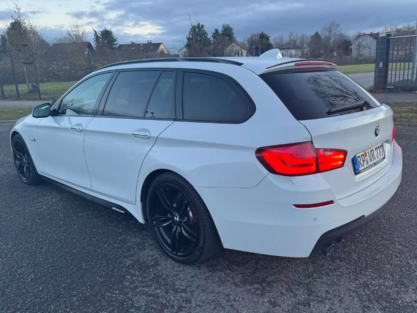 BMW 530 530d Touring Sport-Aut. Blanc - 2