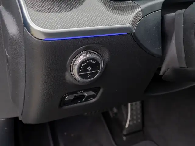 Mercedes-Benz C-Class view 13