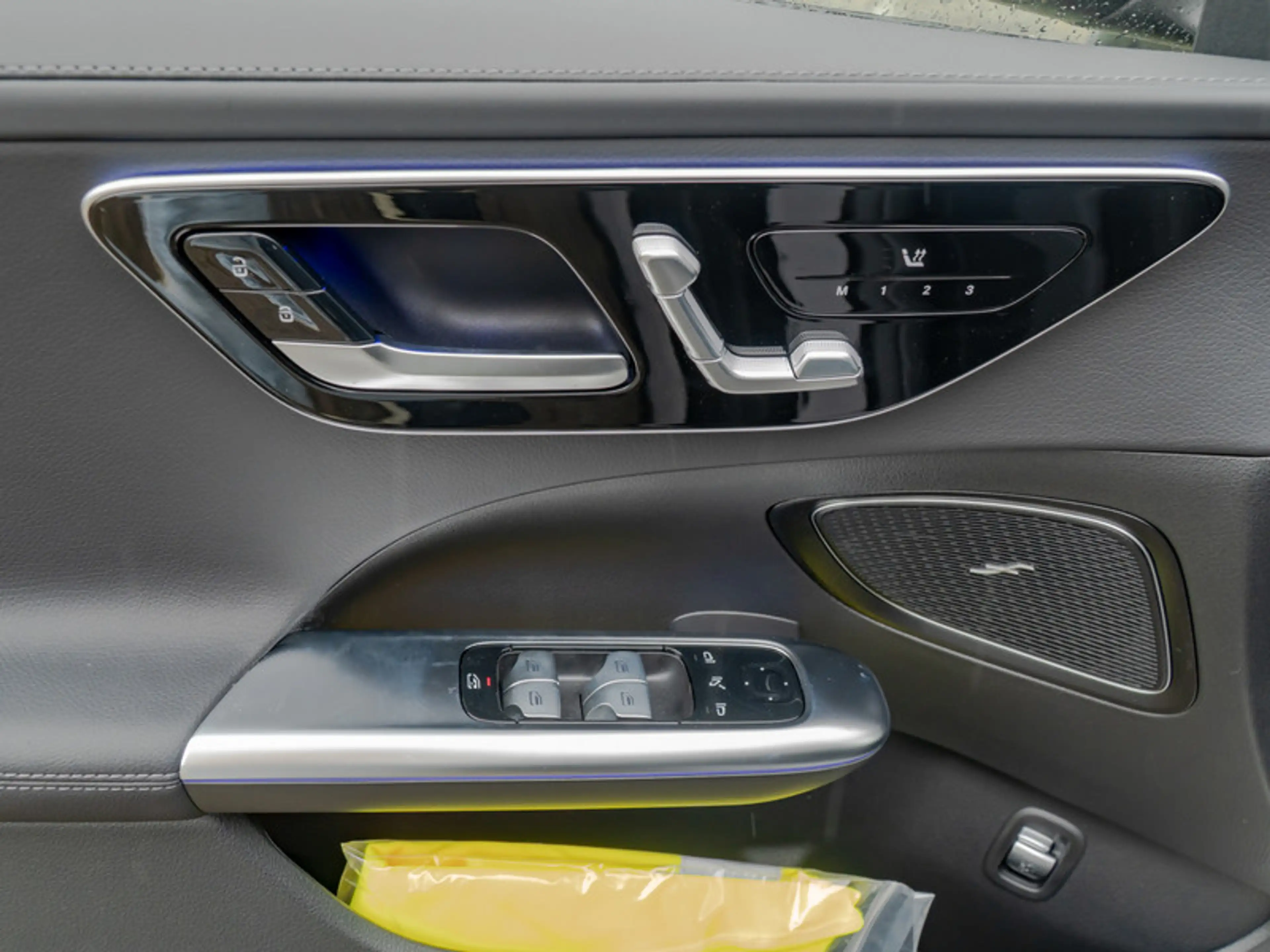 Mercedes-Benz C 200 d T AMG-Sport/LED/360/AHK/Night/Distr/Memo — photo 11