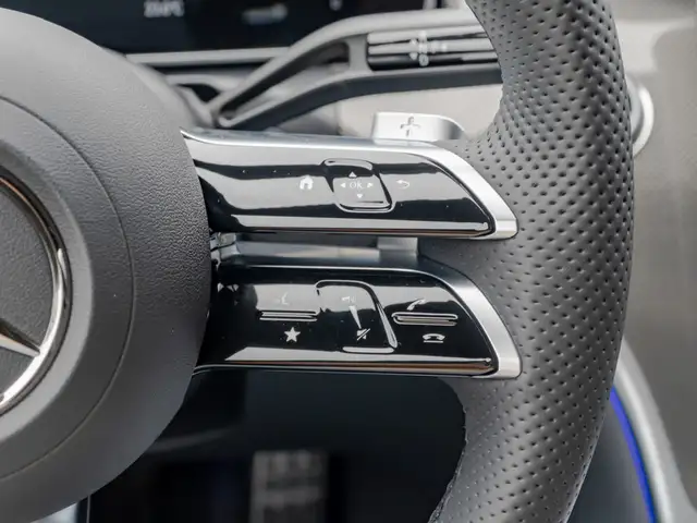 Mercedes-Benz C-Class view 15