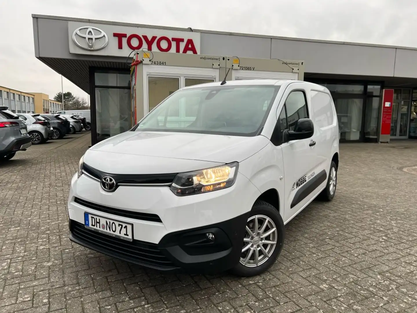 Toyota Proace City L1 1,5-l D-4D Meister *Navi+Holzboden* Weiß - 2