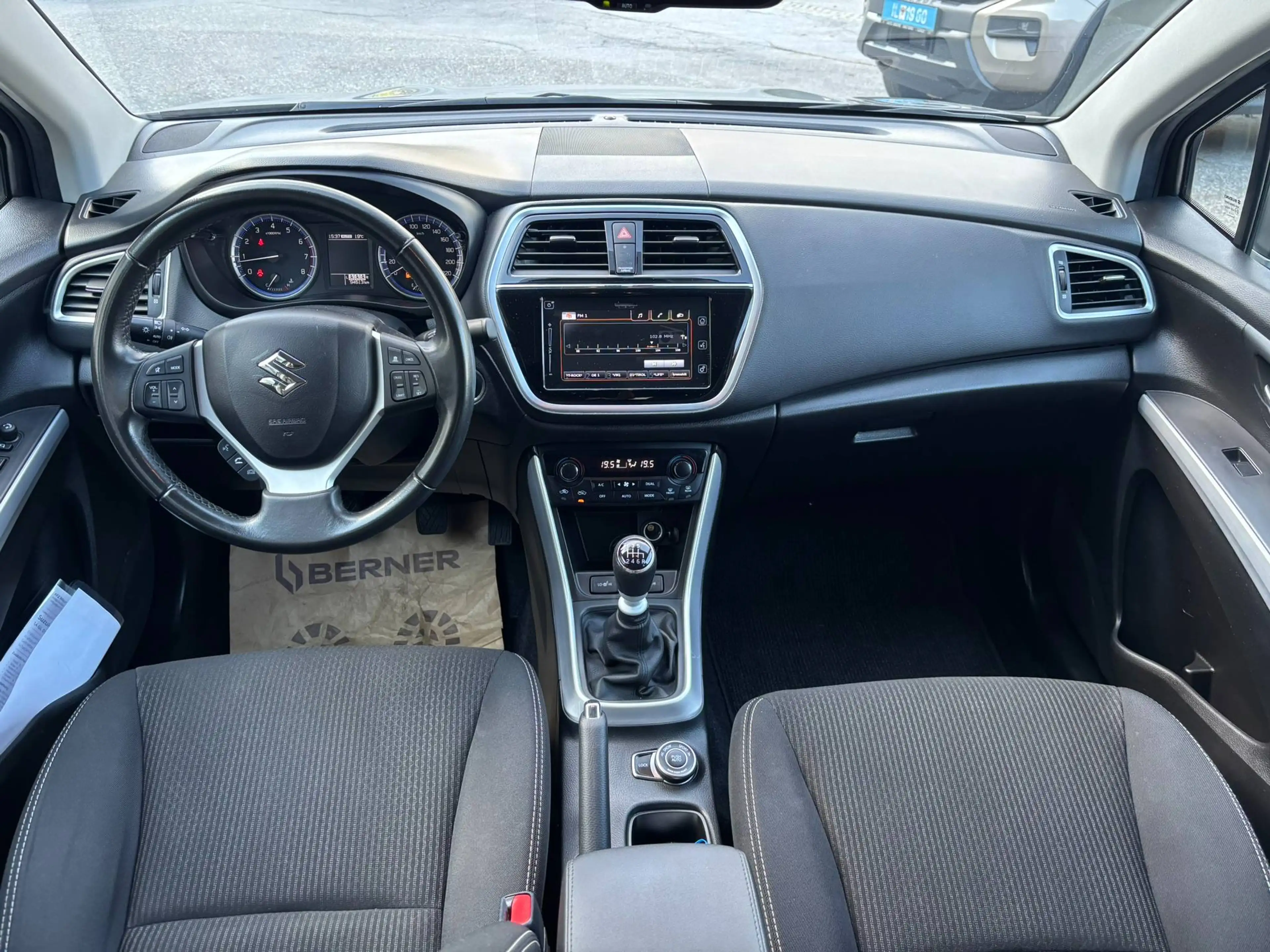 Suzuki SX4 S-Cross 1,4 GL DITC Hybrid ALLGRIP Shine — photo 12