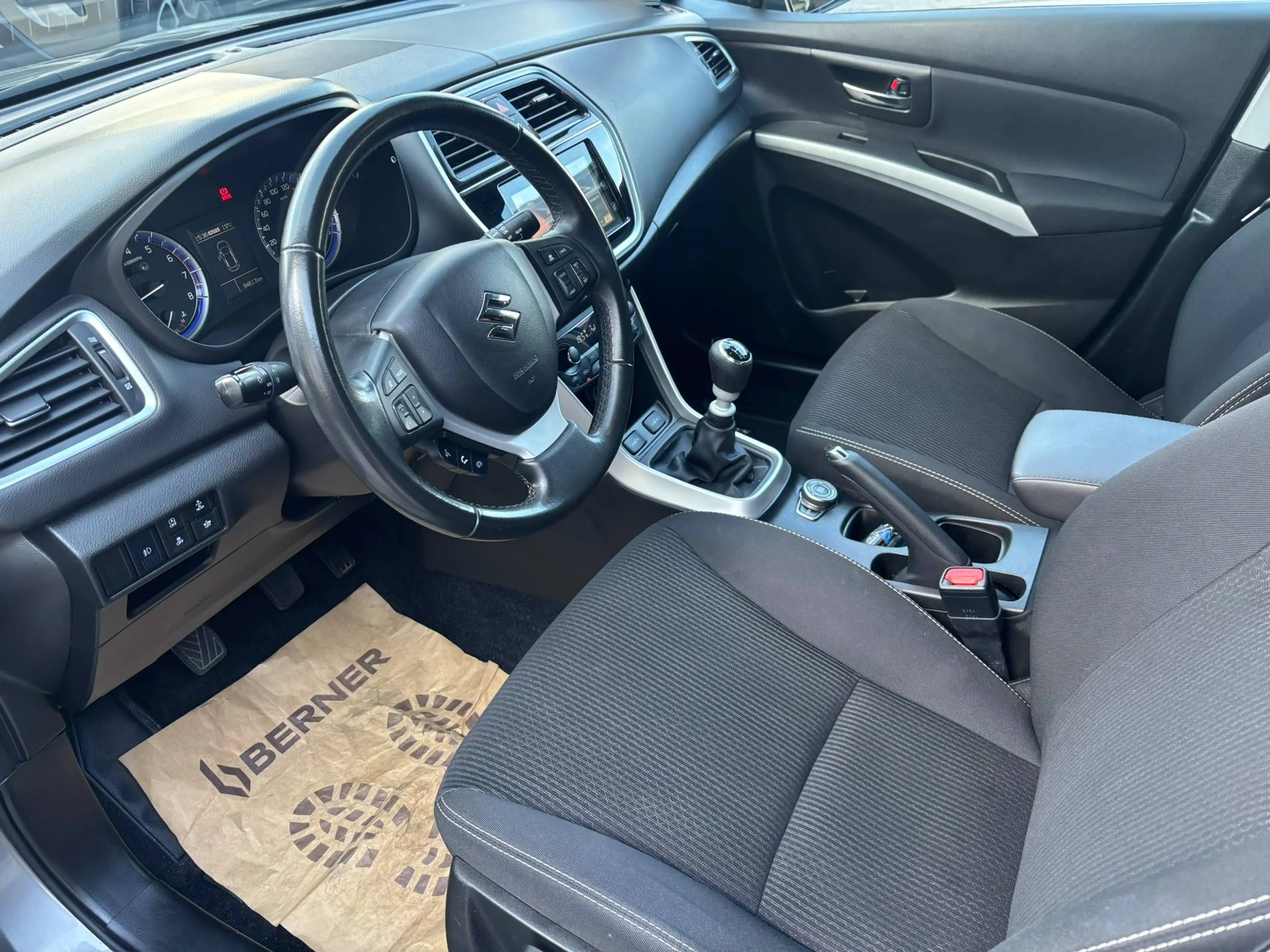 Suzuki SX4 S-Cross 1,4 GL DITC Hybrid ALLGRIP Shine — photo 10