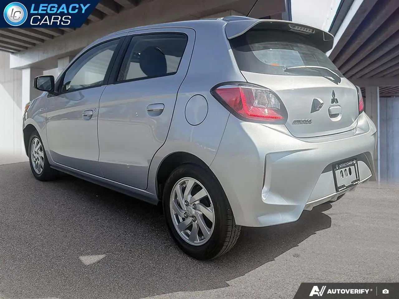 Mitsubishi Mirage снимка Mitsubishi Mirage
