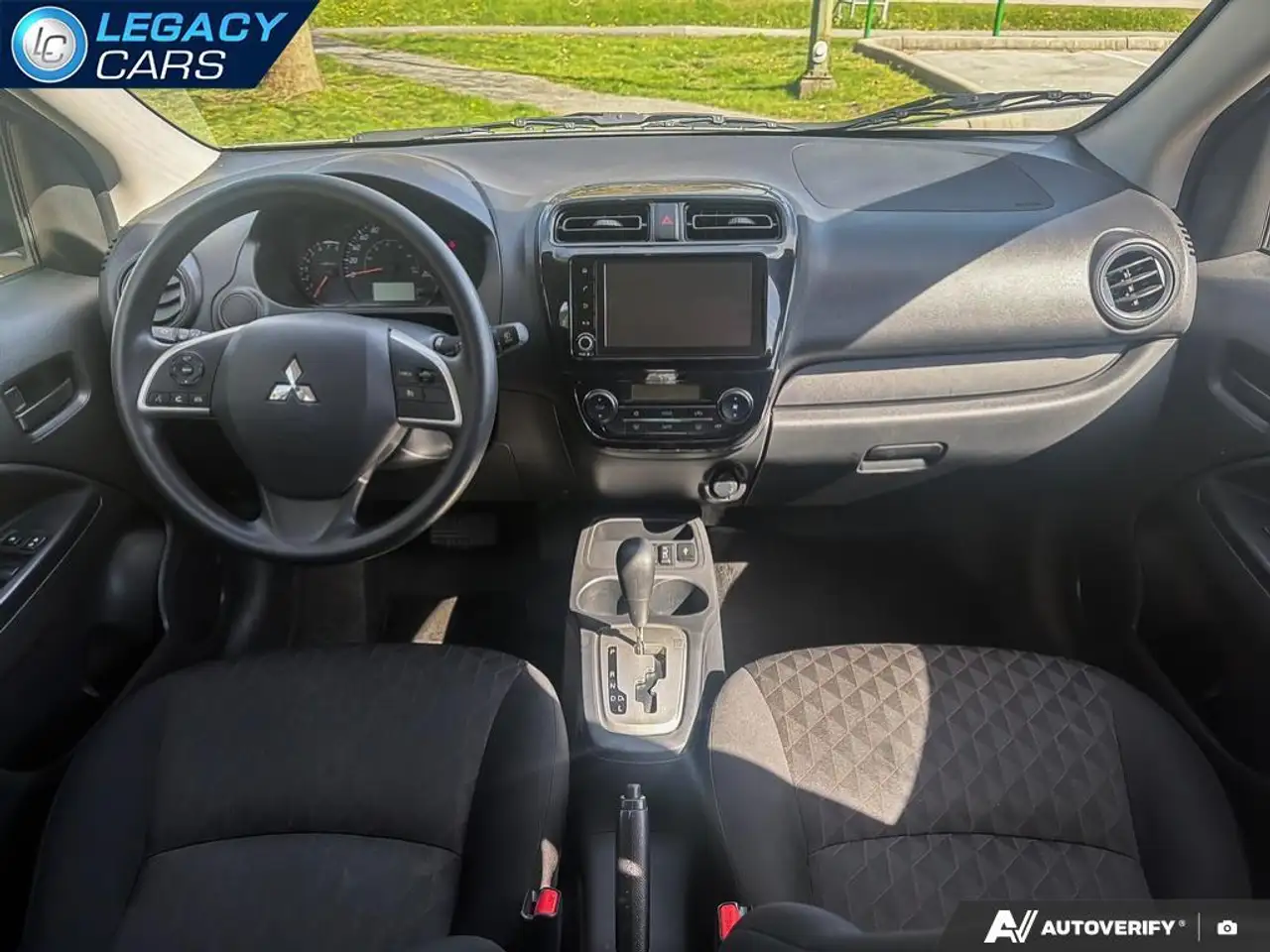 Mitsubishi Mirage снимка Mitsubishi Mirage