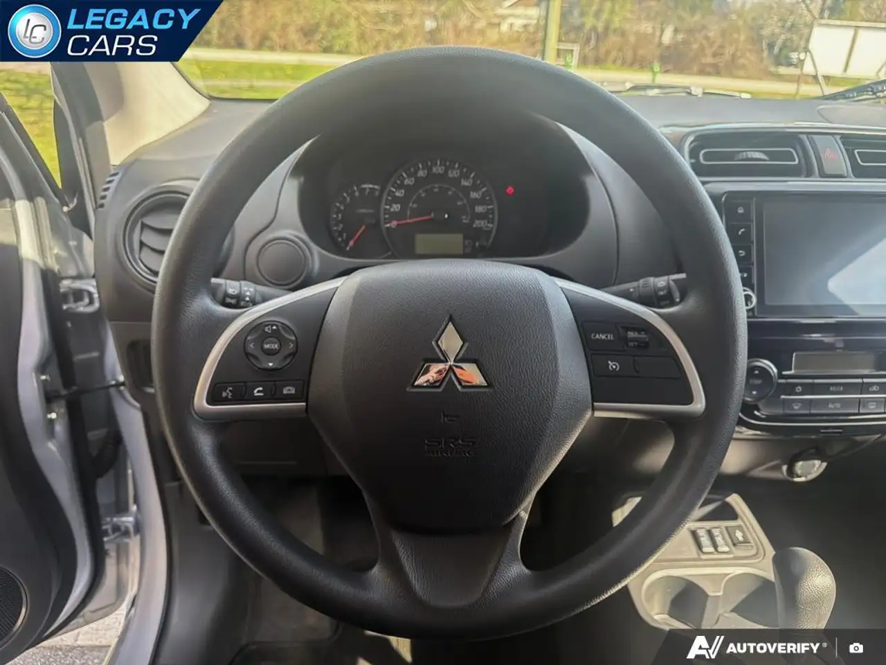 Mitsubishi Mirage снимка Mitsubishi Mirage