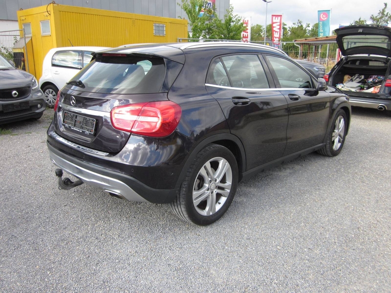 Mercedes-Benz GLA 200 GLA 7G-DCT Edition — photo 4