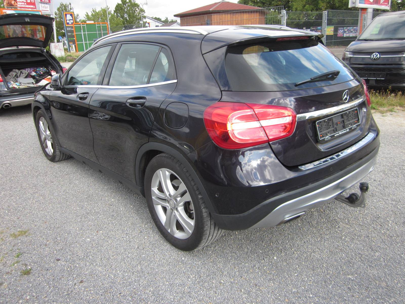 Mercedes-Benz GLA 200 GLA 7G-DCT Edition — photo 5