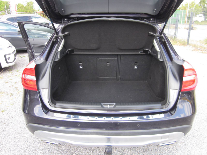 Mercedes-Benz GLA 200 GLA 7G-DCT Edition — photo 9