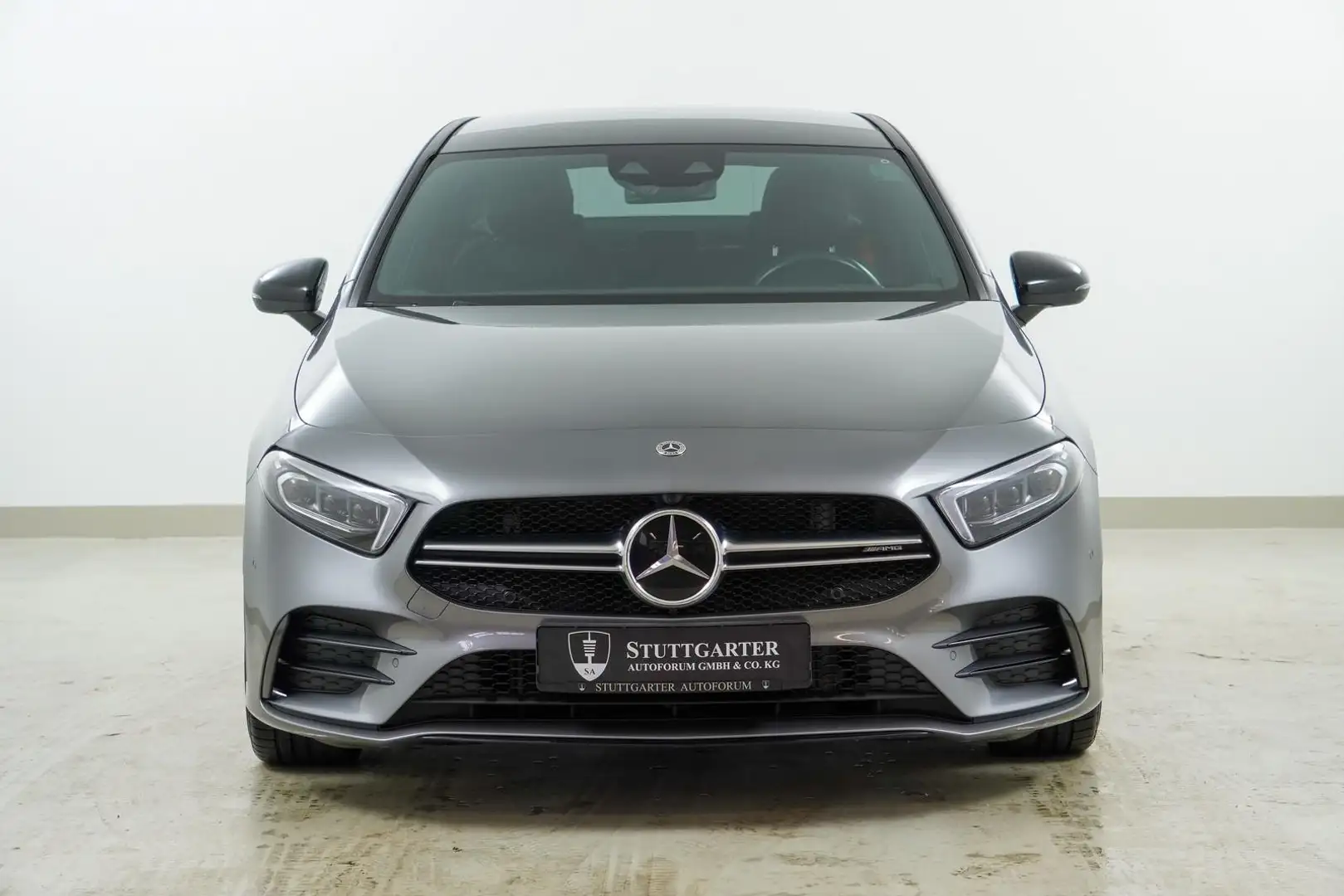 Mercedes-Benz A 35 AMG 4Matic Limo Navi Distronic Head-up Pano Šedá - 2