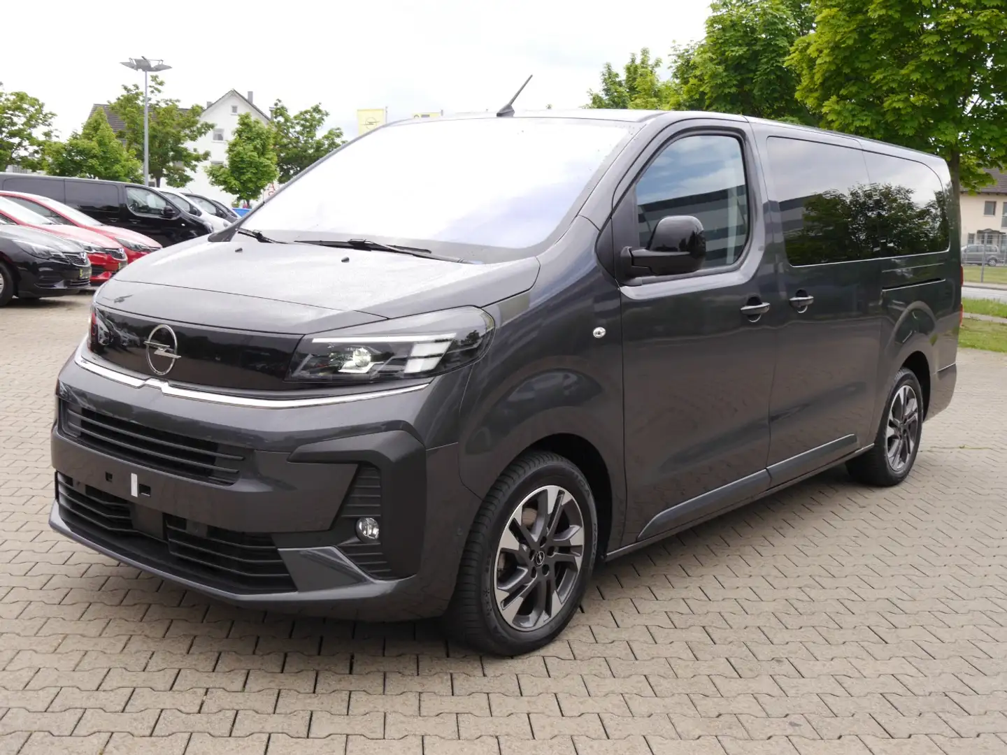 Opel Zafira Life XL 2.0 D (Lang) Automatik 9-Sitzer NAV Grau - 2