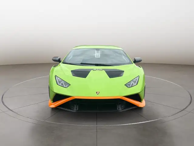 Lamborghini Huracan view 8