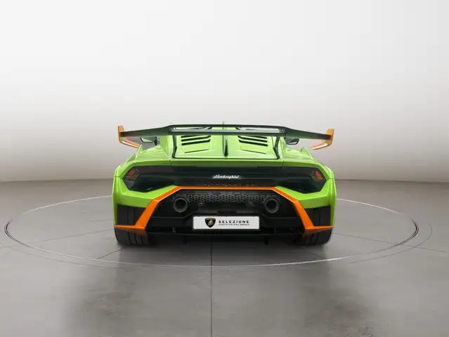 Lamborghini Huracan view 4