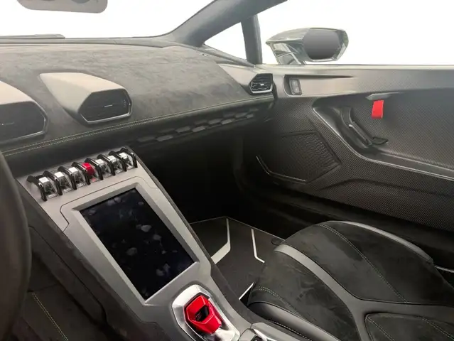 Lamborghini Huracan view 14