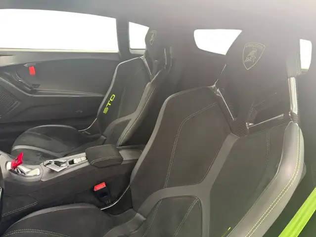 Lamborghini Huracan view 13