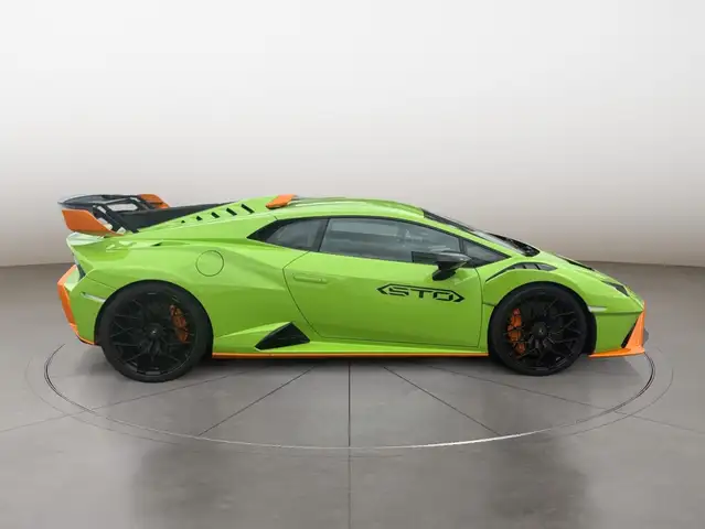 Lamborghini Huracan view 6