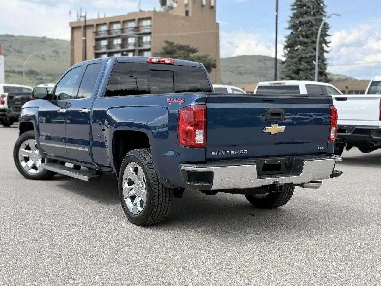 Chevrolet Silverado 1500 снимка Chevrolet Silverado 1500
