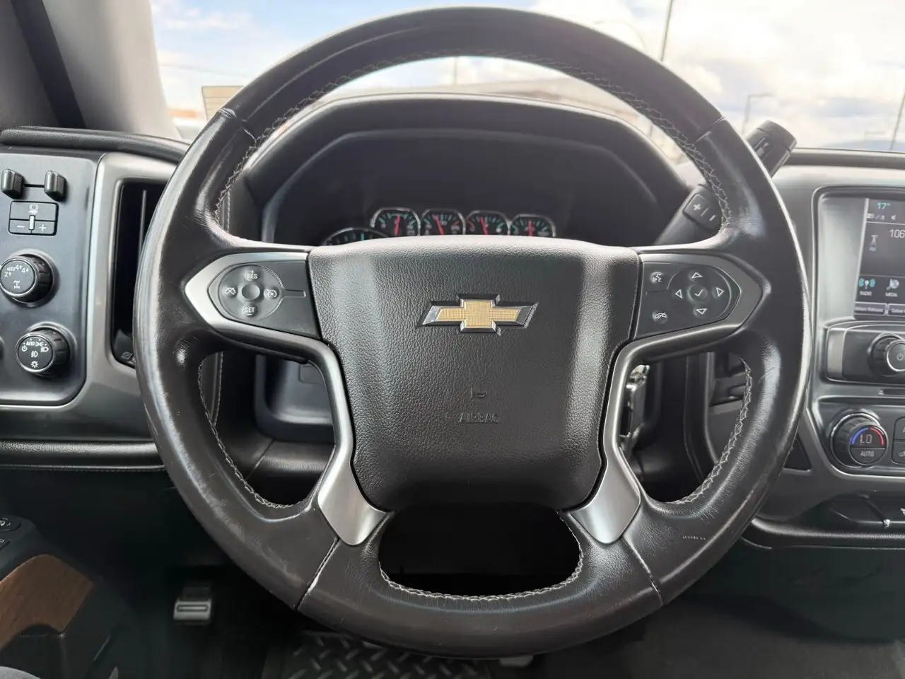 Chevrolet Silverado 1500 снимка Chevrolet Silverado 1500