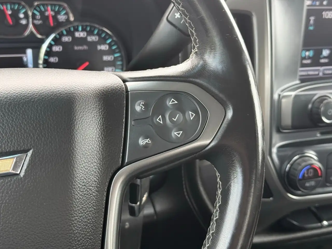 Chevrolet Silverado 1500 снимка Chevrolet Silverado 1500