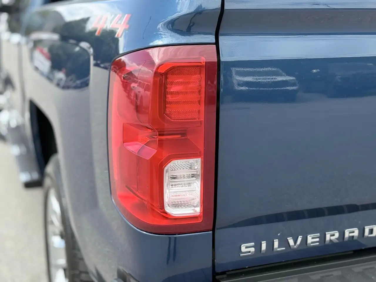 Chevrolet Silverado 1500 снимка Chevrolet Silverado 1500