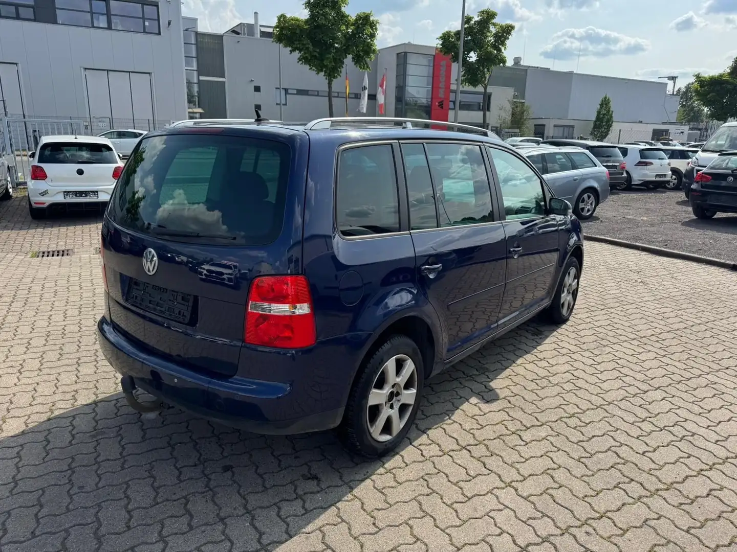 Volkswagen Touran Goal-DSG-NAVI-STANDHEIZUNG-AHK Blauw - 2