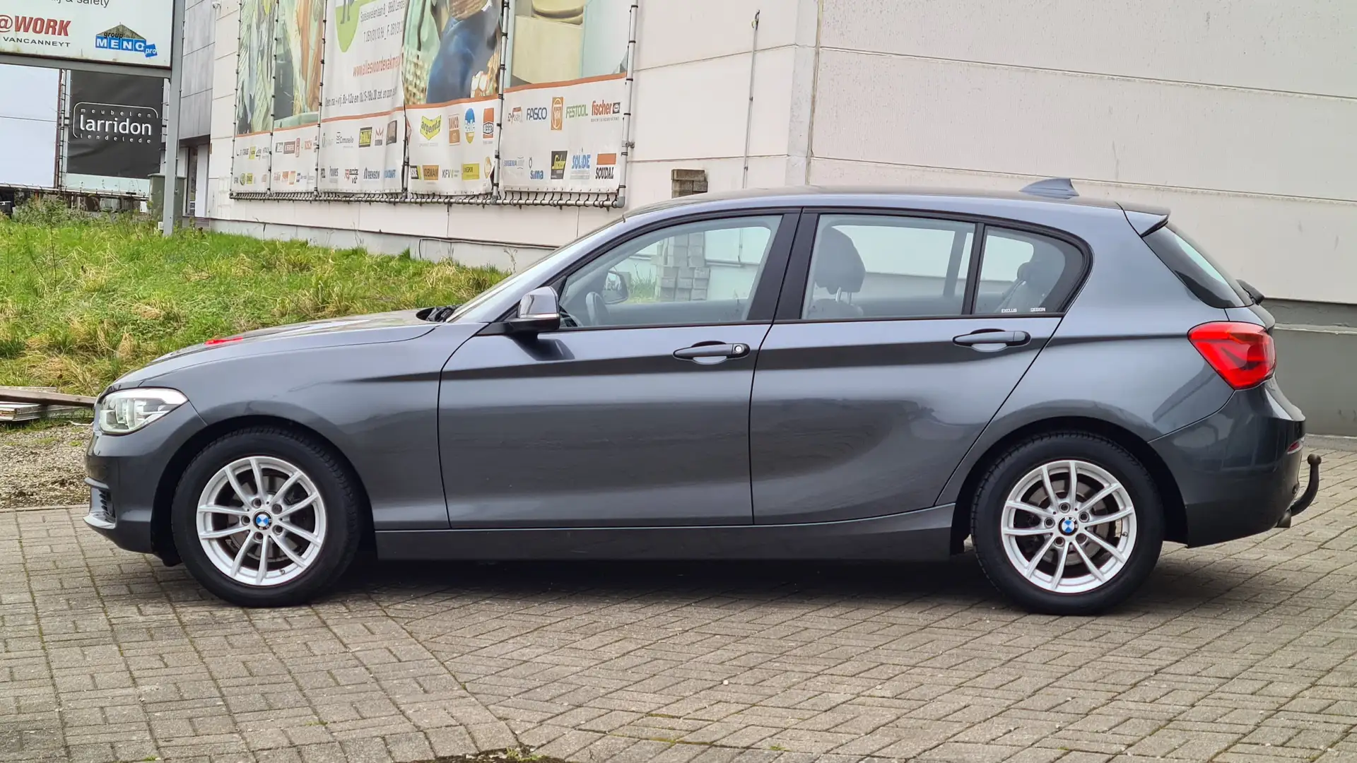 BMW 118 i 1.6i Benzine 100Kw Automatique Euro 6b Grigio - 2