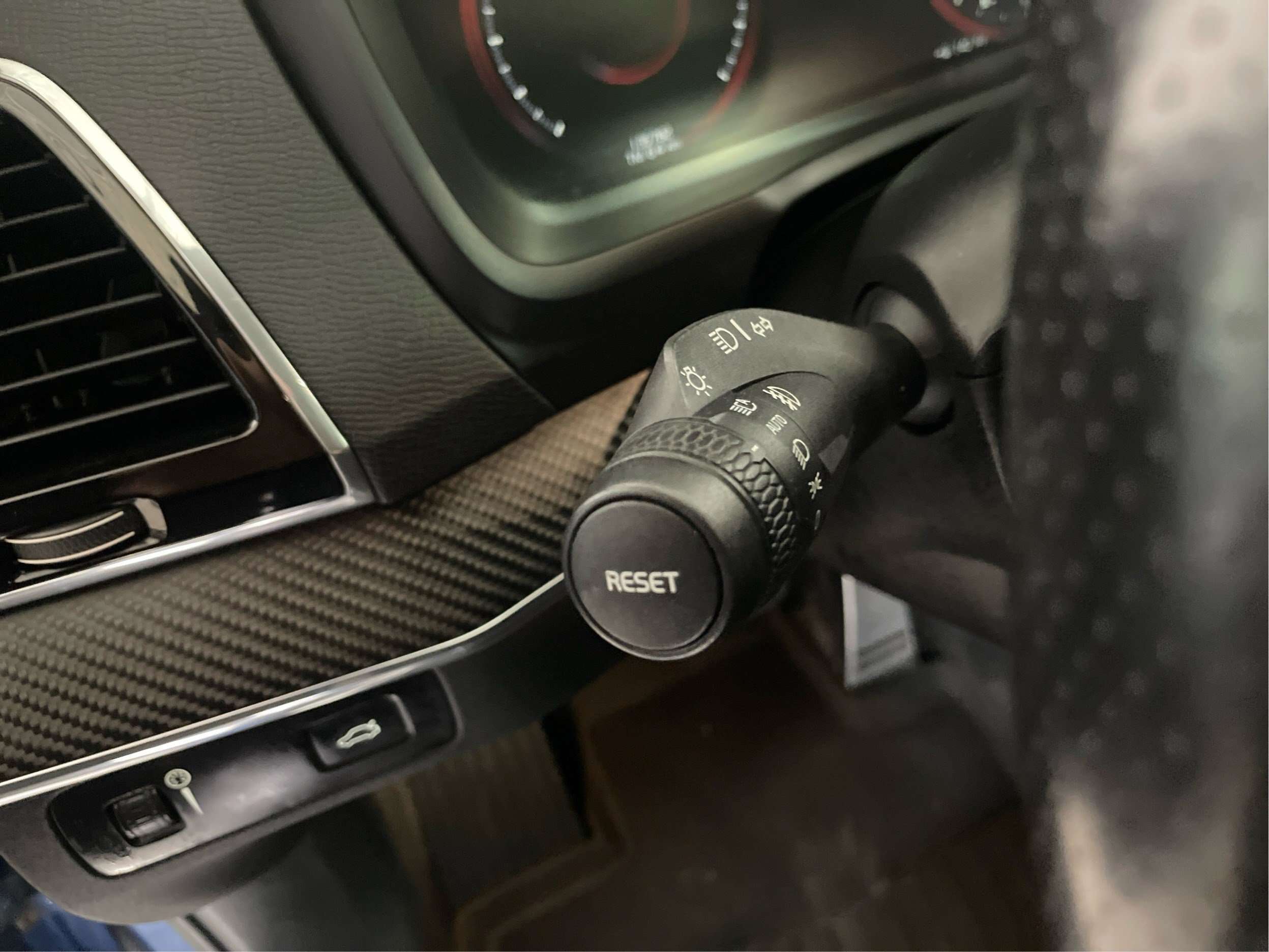 2018 Volvo XC90 T6 R-Design thumb 21