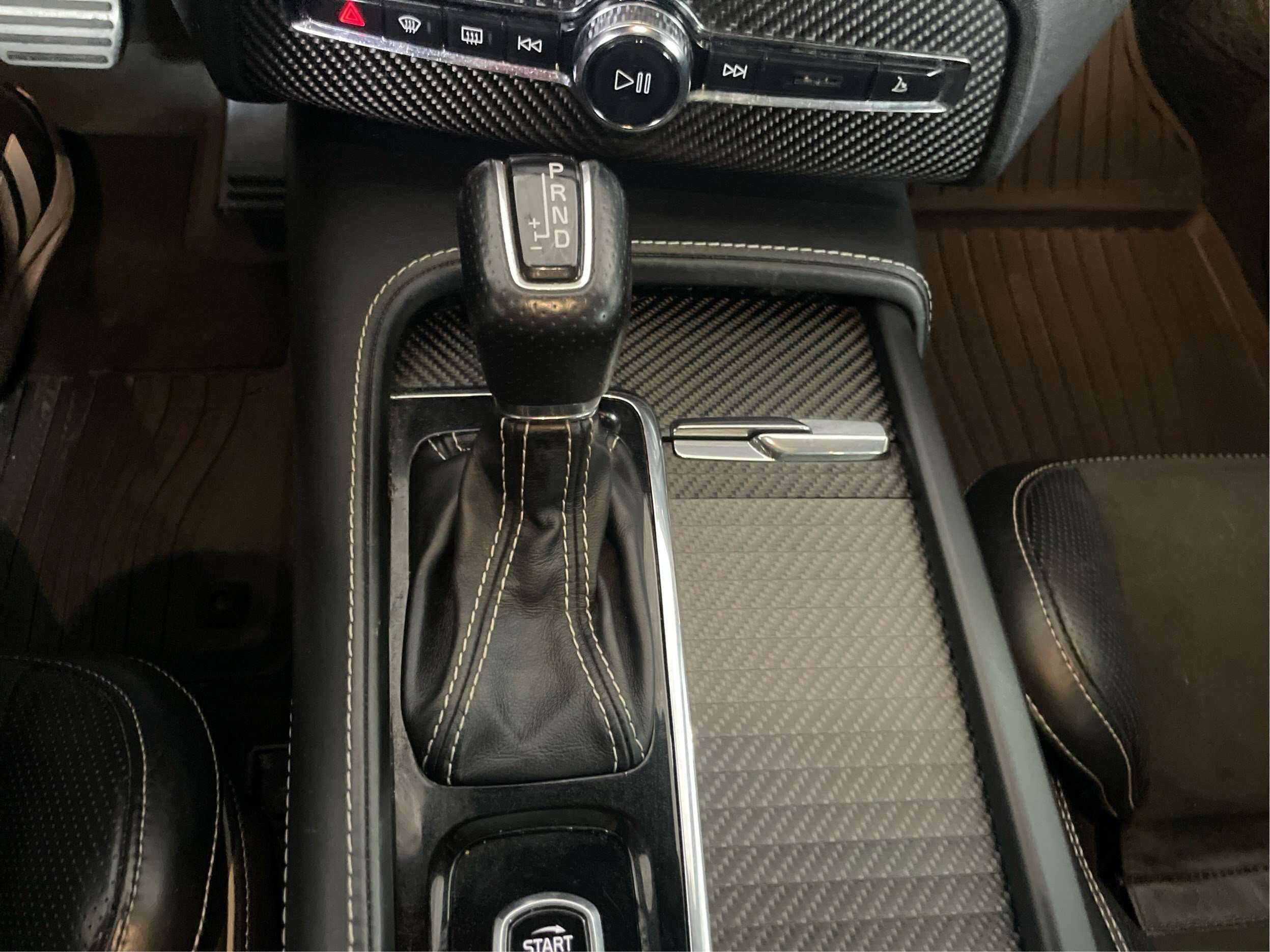 2018 Volvo XC90 T6 R-Design thumb 39