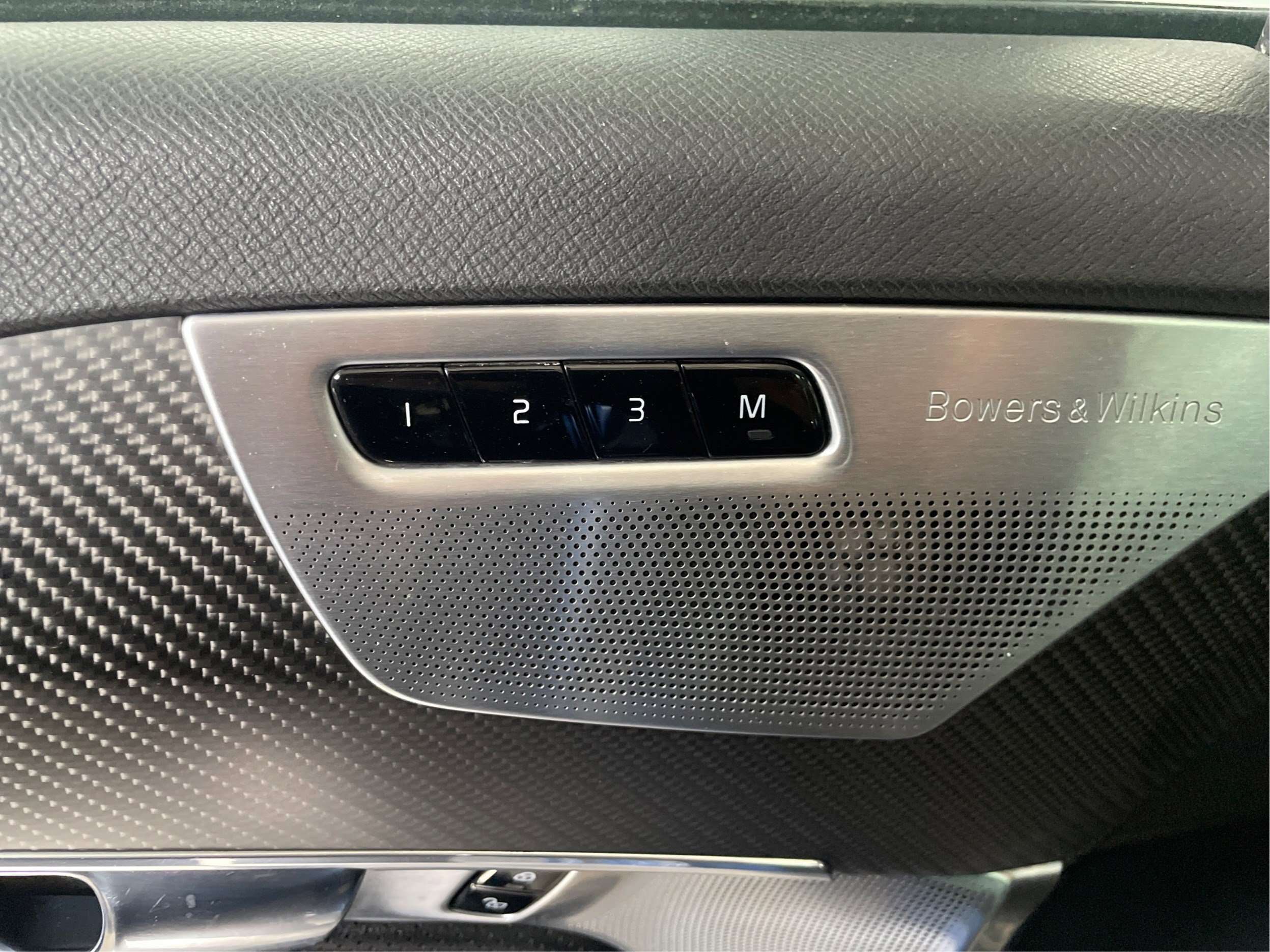 2018 Volvo XC90 T6 R-Design thumb 23