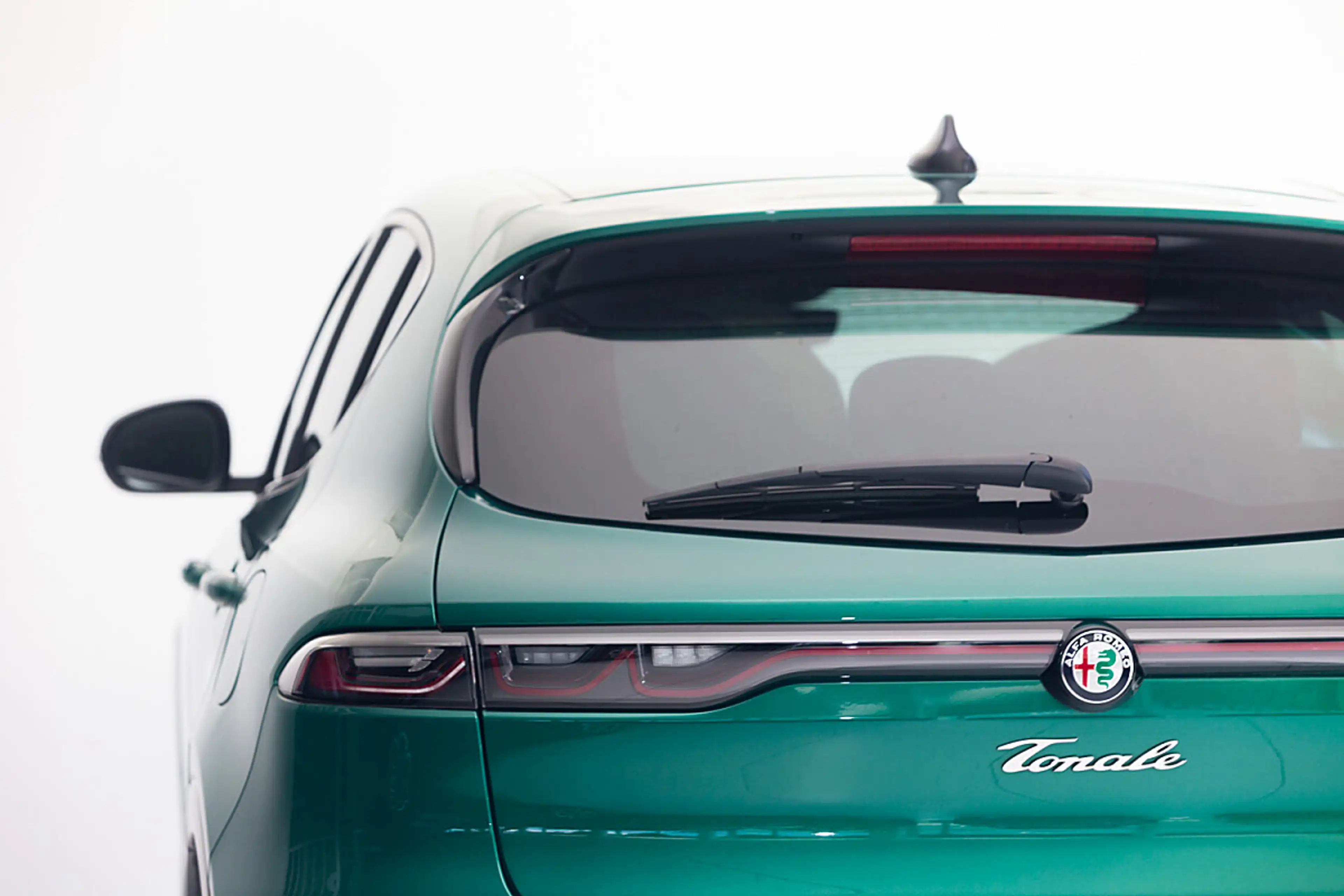 Alfa Romeo Tonale Veloce 1.3 T4 PHEV VGT e-AWD — photo 3