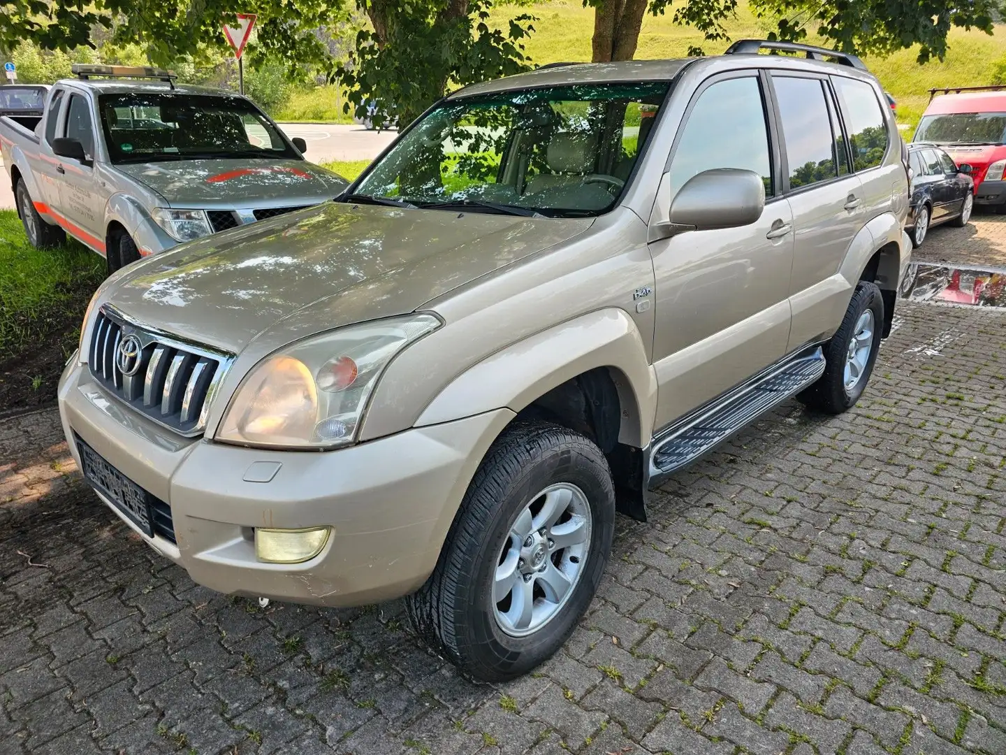 Toyota Land Cruiser 3.0 D-4D Navi Leder 8 Sitzer Beige - 1